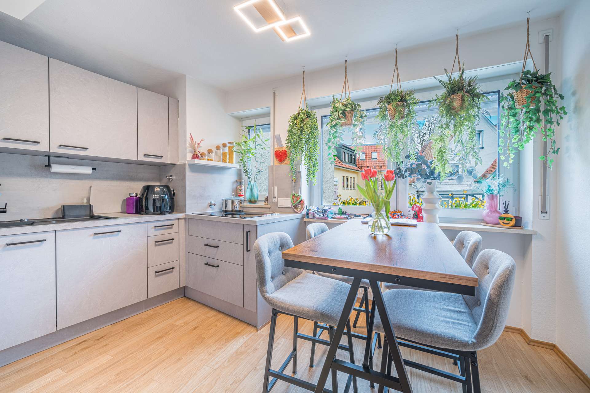Zentral! Moderne 2,5-Zimmer-Eigentumswohnung in bester Lage