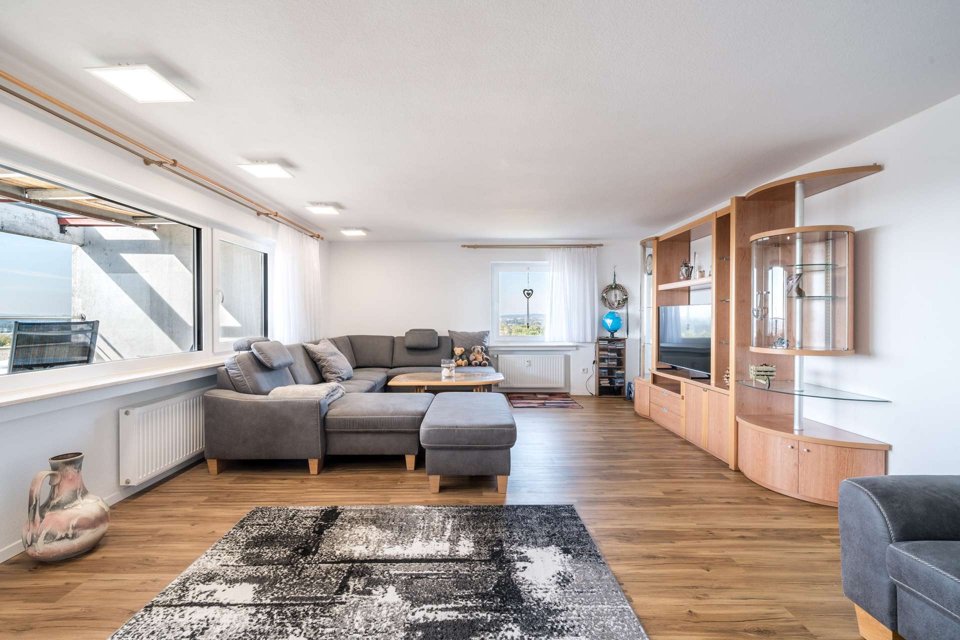 Wohnen mit Weitblick! Großzügiges Penthouse mit Dachterrasse in Laupheim